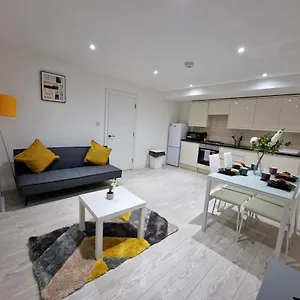 https://reeani-stays-ellum-house.brighton-hotels-england.com
